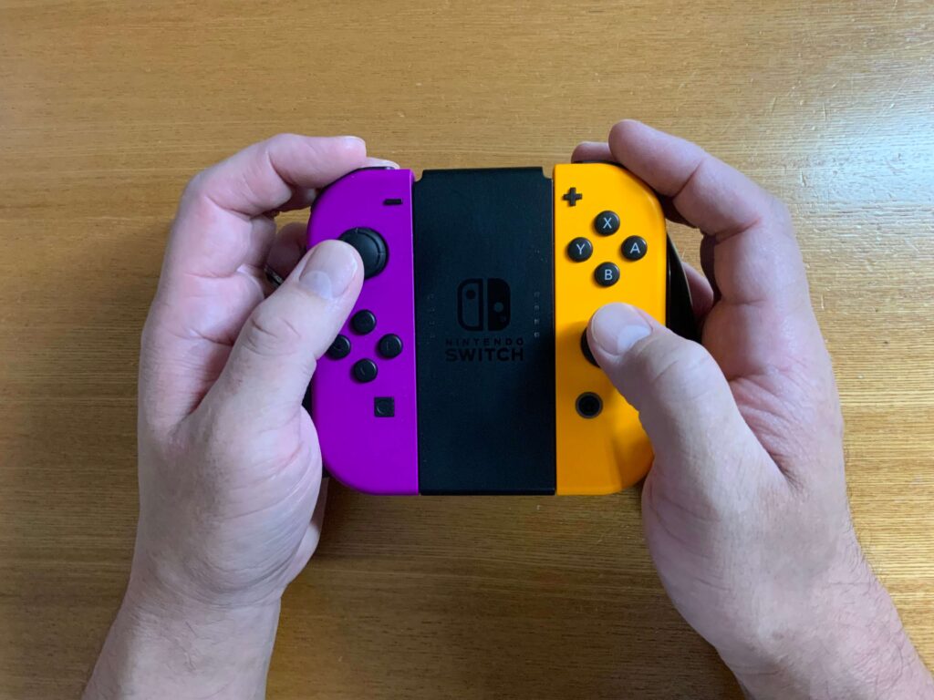 Nintendo Switch Joy-Con 持ちづらい