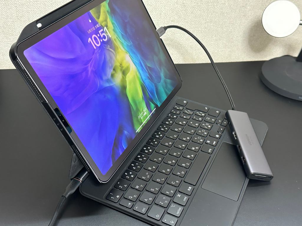 iPad Magic Keyboard & USBハブ
