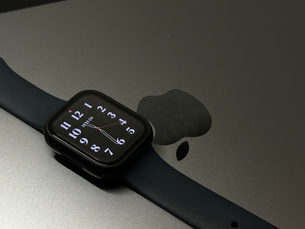 Apple Watch & MacBook Air