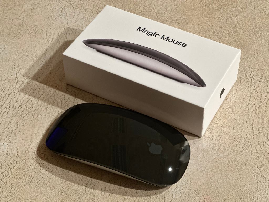 Magic Mouse ブラック レビュー！】スタイリッシュなブラックが 