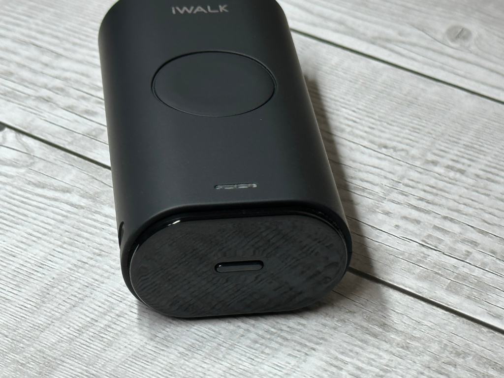 iWALK Apple Watch モバイルバッテリー ボタン